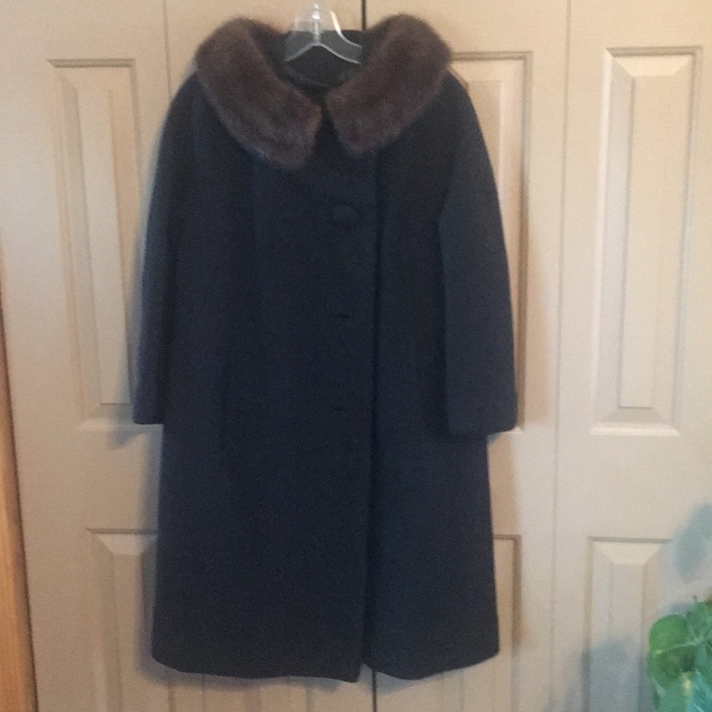 Vintage Black wool coat with mink fur collar